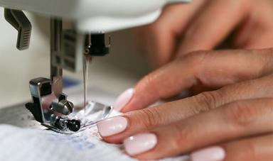 بهترین آموزشگاه خیاطی در کرمان: معرفی 9 مرکز برتر (حضوری و آنلاین)