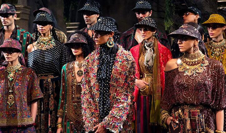 بررسی مزایا و معایب شغل طراحی لباس | 11 مزیت انتخاب طراحی لباس به عنوان شغل